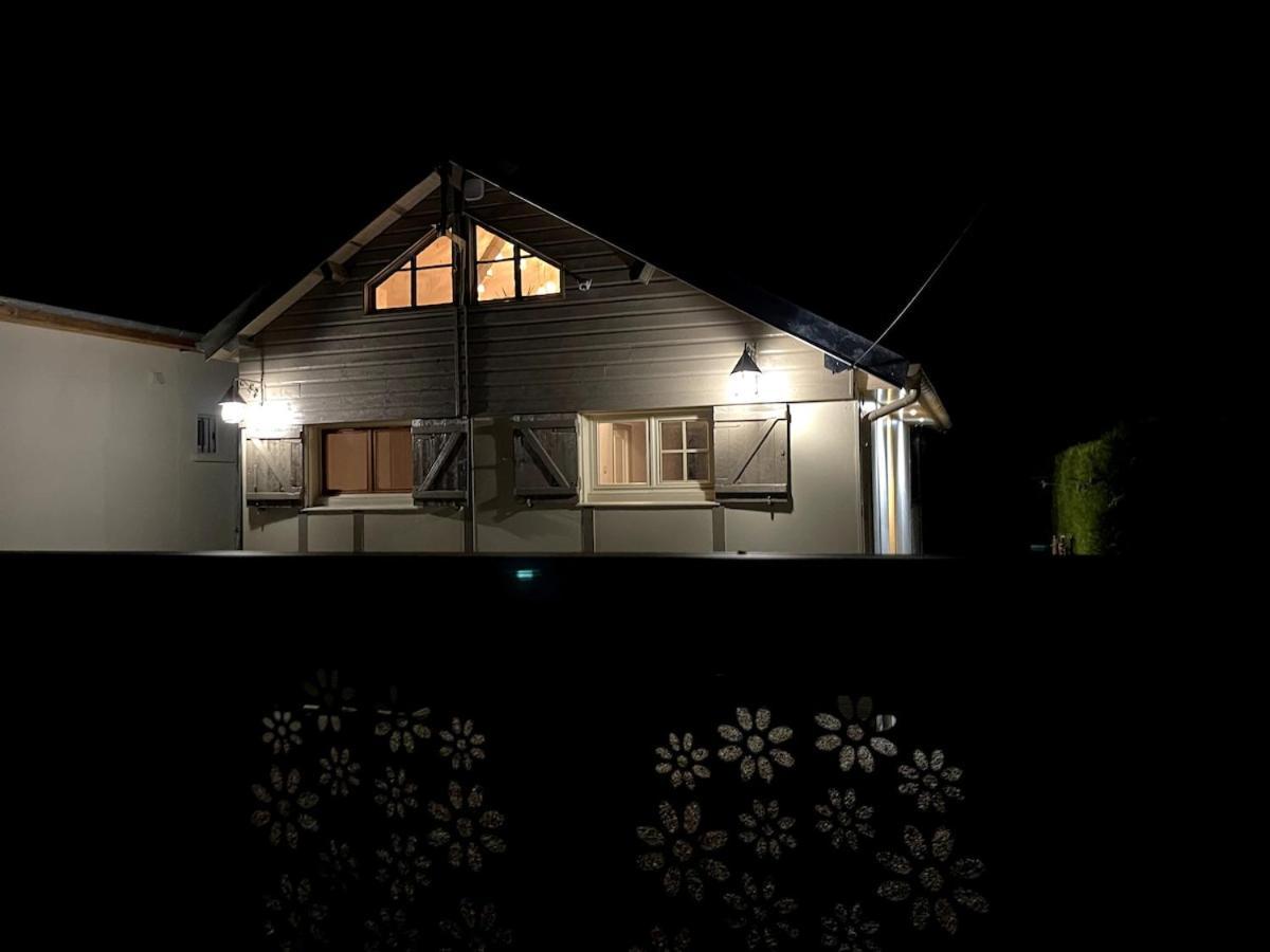Charmant Chalet En Bord De Seine Saint-Pierre-du-Vauvray Exterior photo